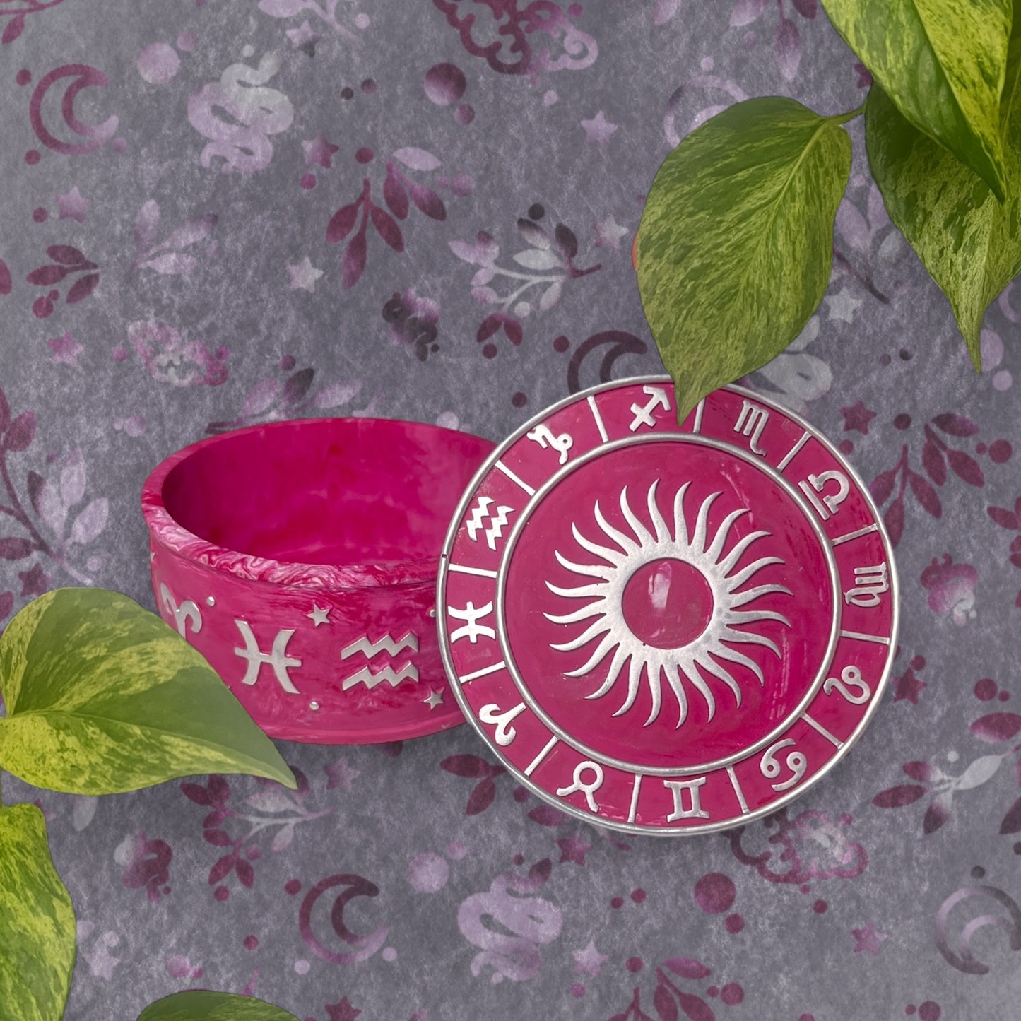 Trinket Box - Magenta Sun and Horoscopes Detail