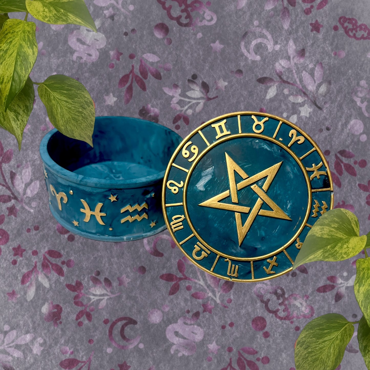 Trinket Box - Teal Star and Horoscopes Detail