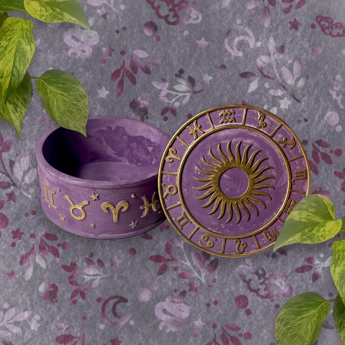 Trinket Box - Purple Sun and Horoscopes Detail