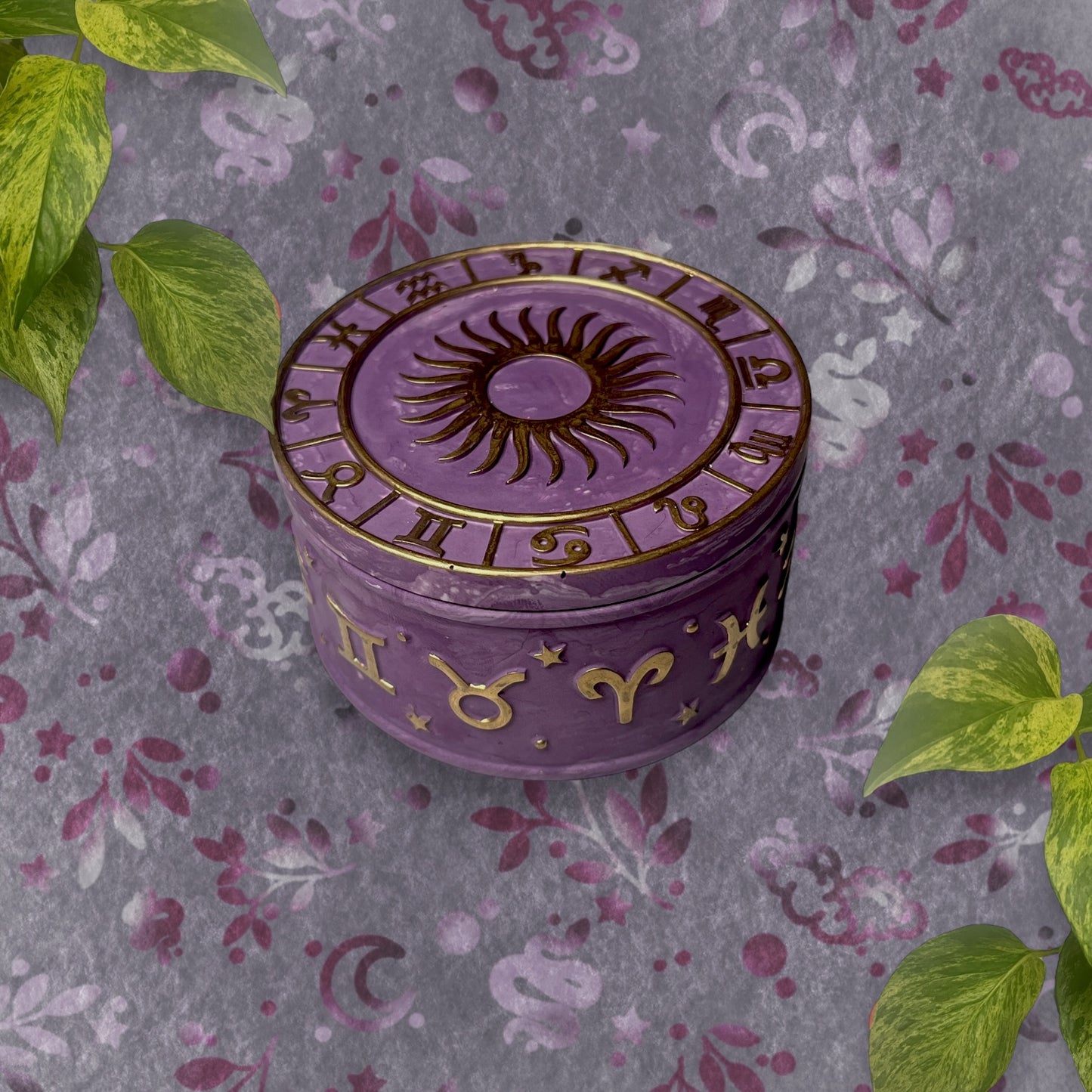 Trinket Box - Purple Sun and Horoscopes Detail