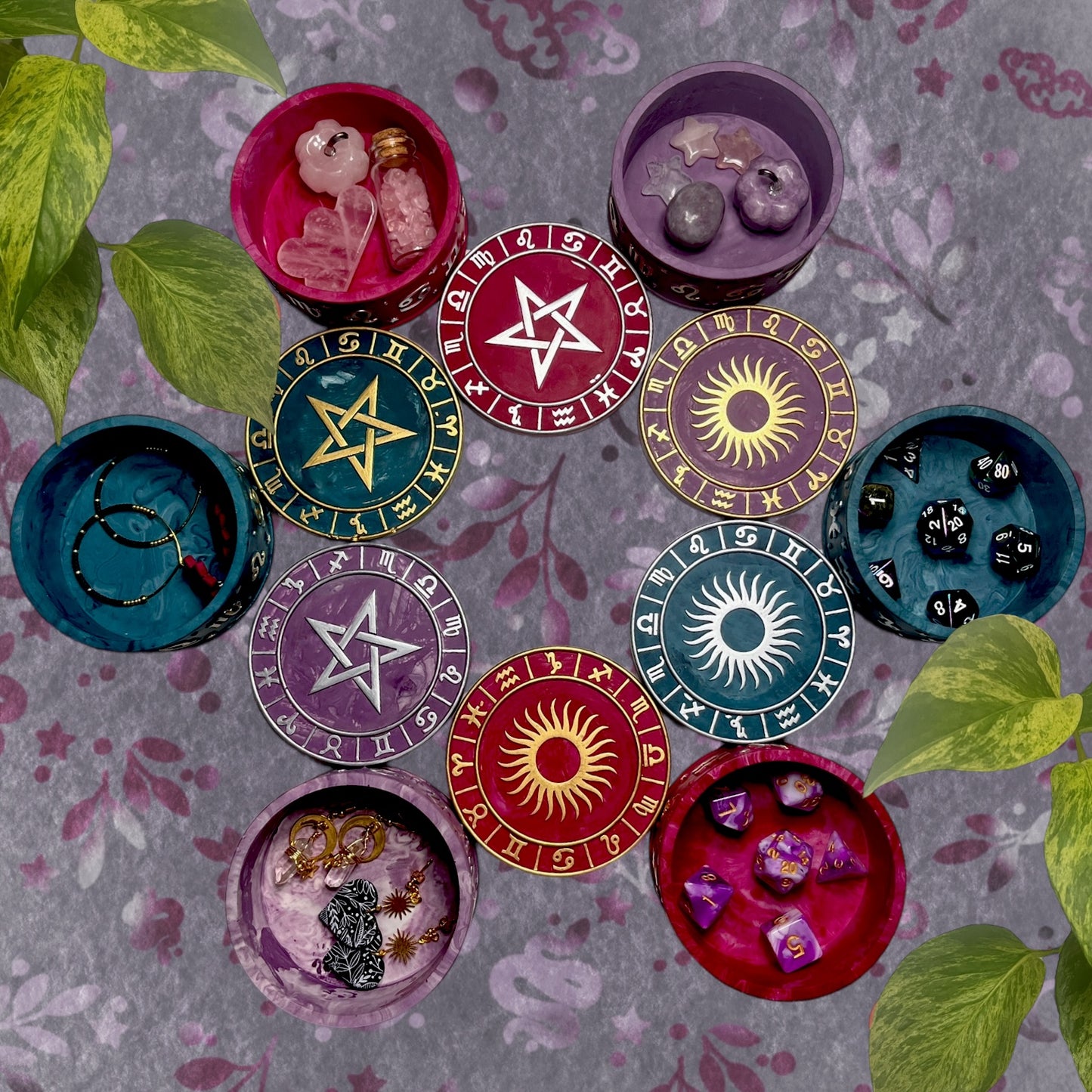 Trinket Box - Magenta Star and Horoscopes Detail