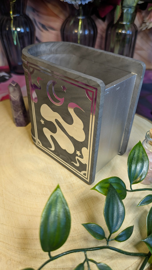 Book Pot - The Mysterious Ability To Manipulate and Control Shadows: An Educational Guide