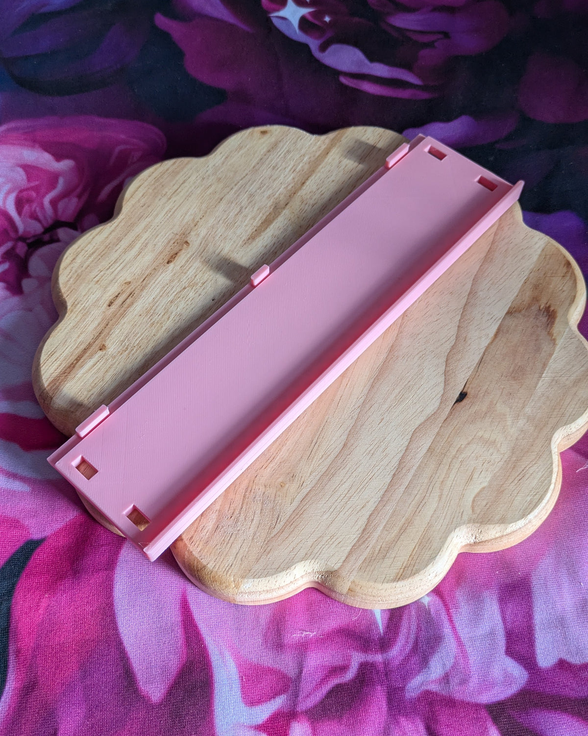 The Simple Edged Backer Shelf