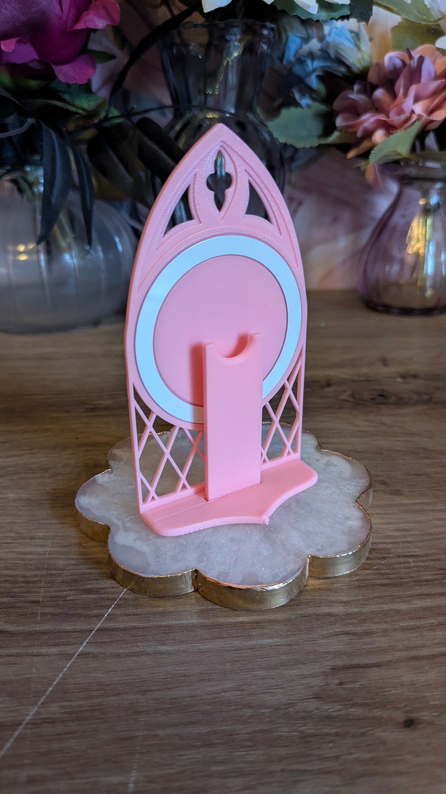 Freestanding Cathedral Kindle Grip Stand