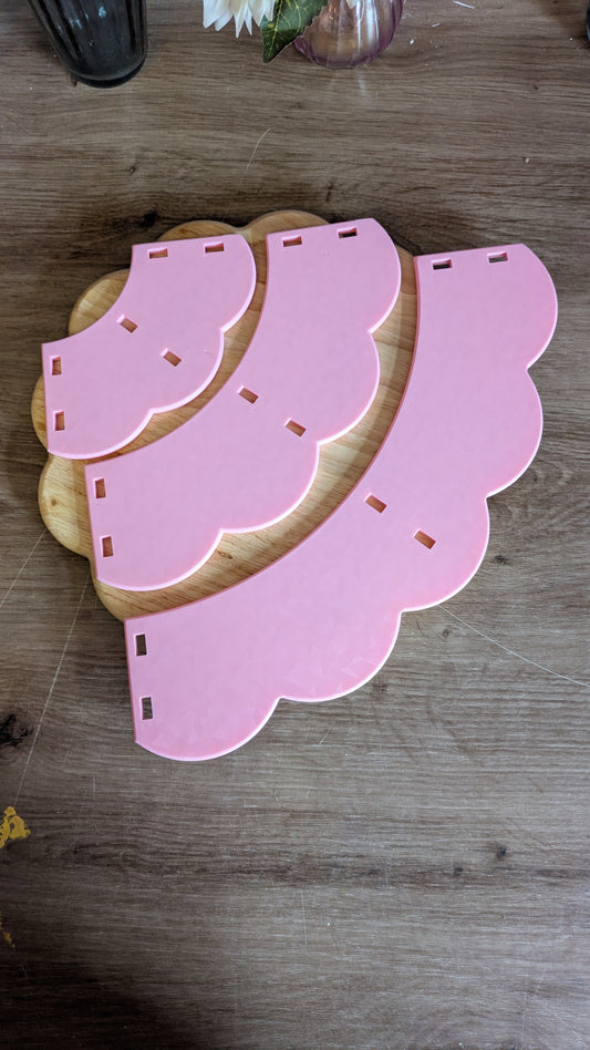 The Scalloped Corner Shelves