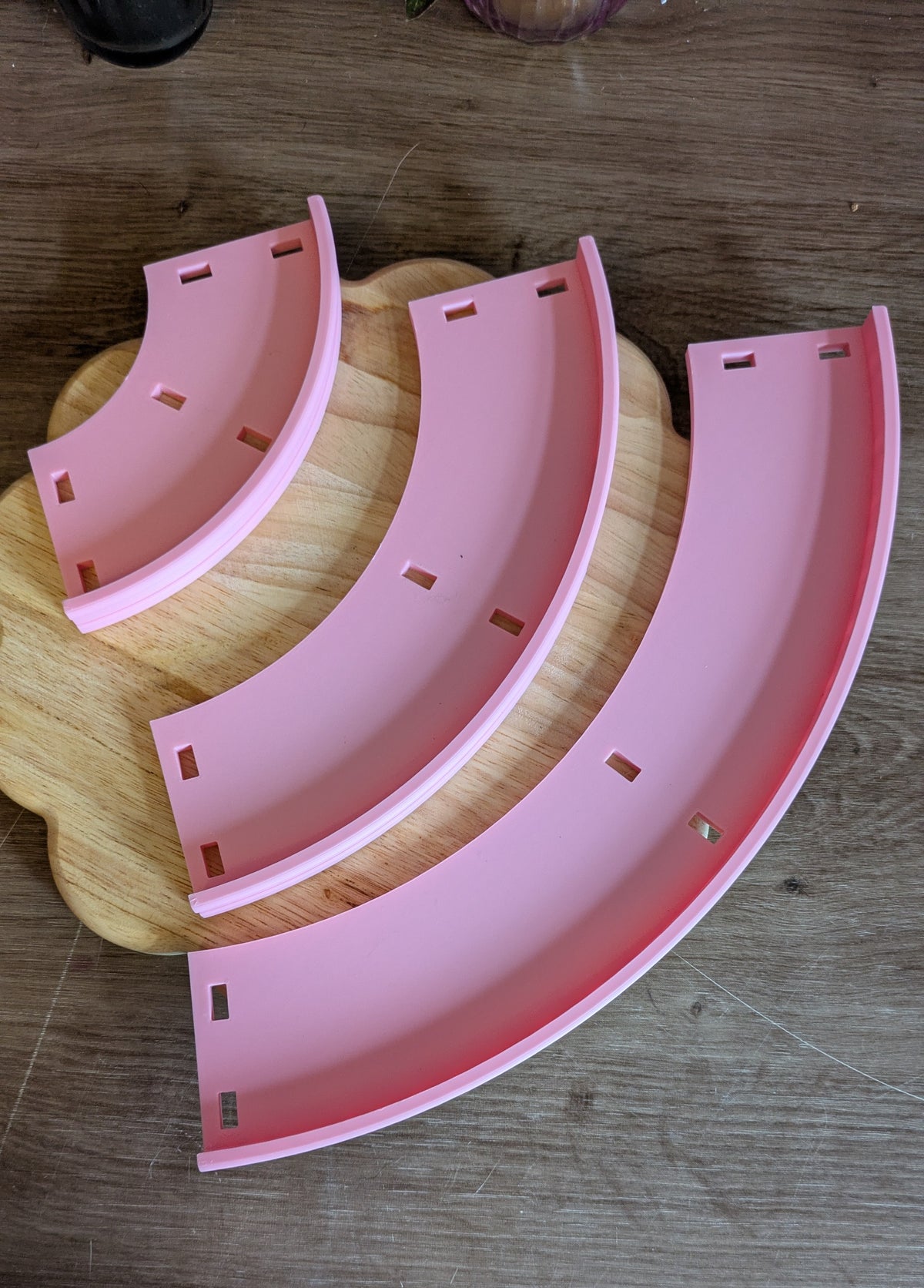 The Corner Shelves - Front Edged