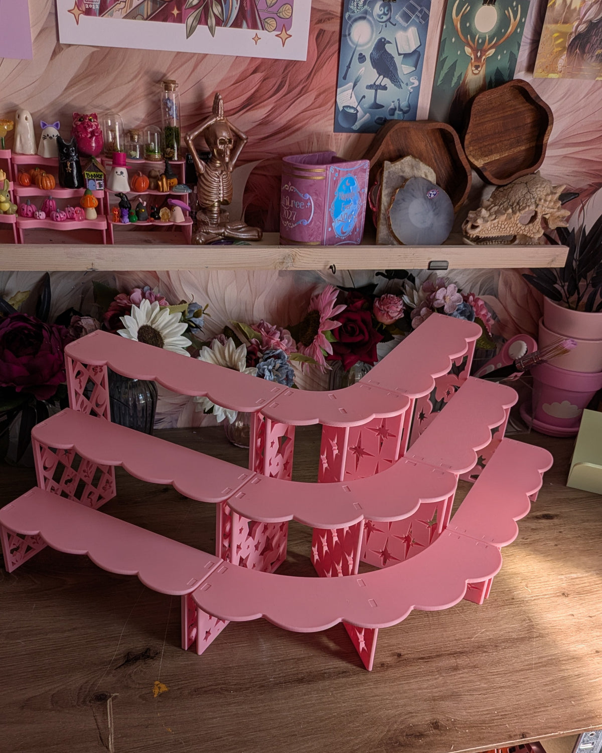 The Scalloped Corner Shelves