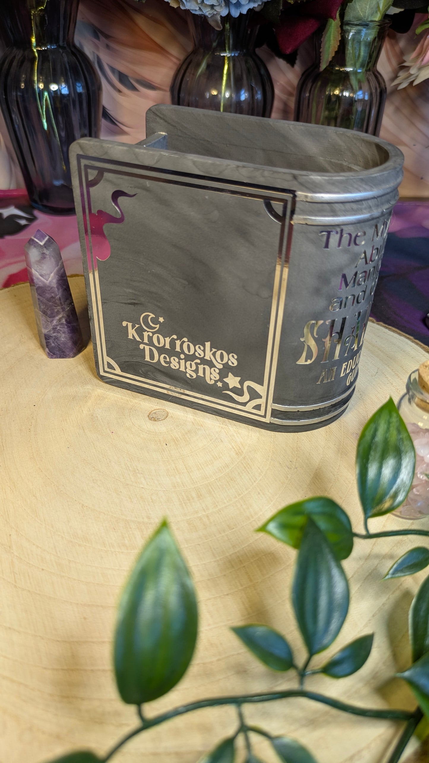 Book Pot - The Mysterious Ability To Manipulate and Control Shadows: An Educational Guide