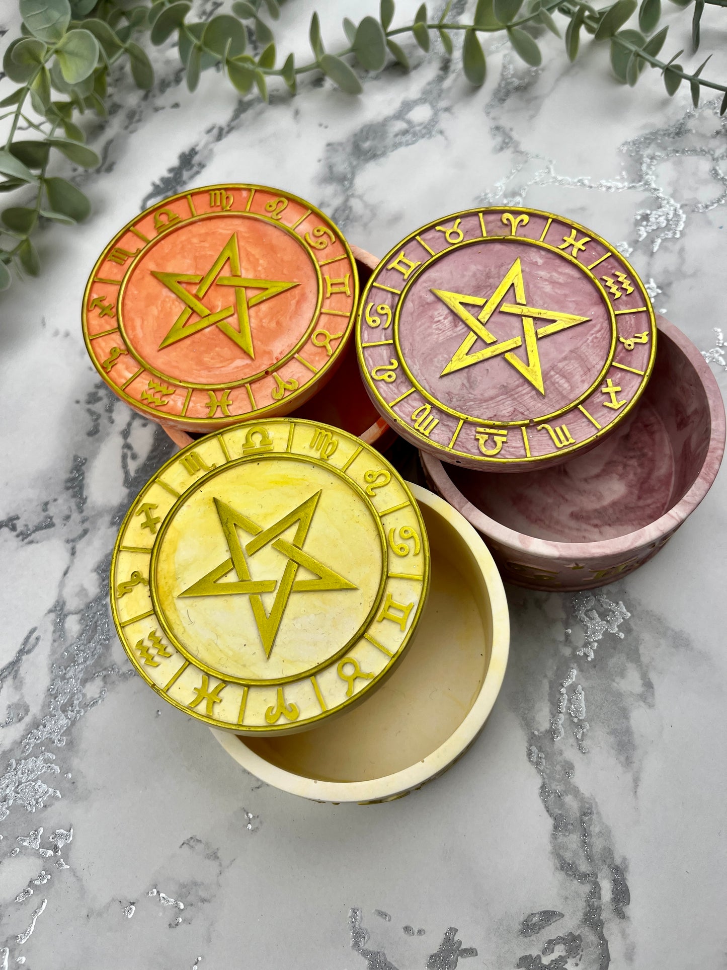 Trinket Box - Yellow Star and Horoscopes Detail